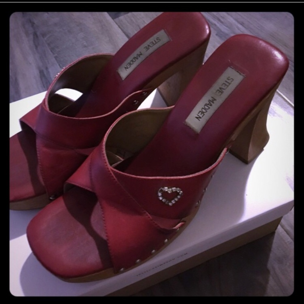 Steve Madden leather and wood heel